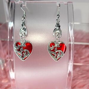 Gorgeous red heart dangle earrings! NwOT! (R23)